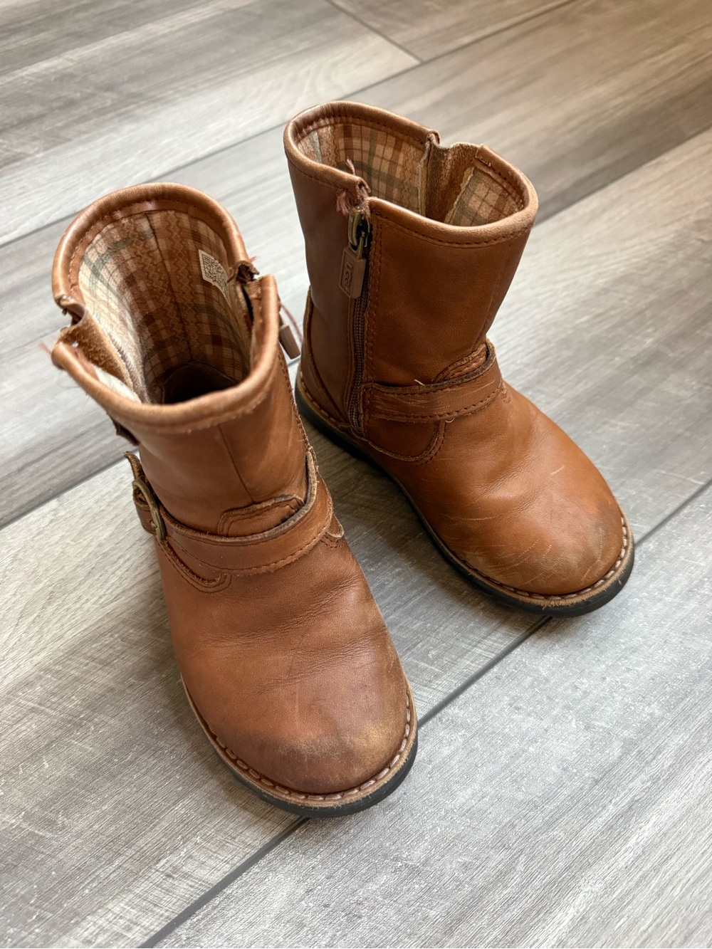 UGG Kids Brown Leather Zip Boots